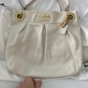 NWOT Coach Ashley Leather Hippie convertible crossbody in off white - ivory